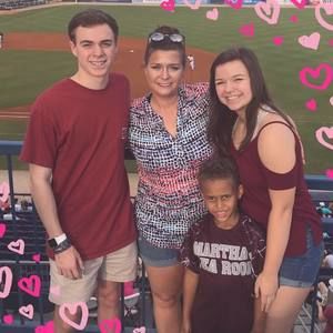 Meet your Posher, Cassi